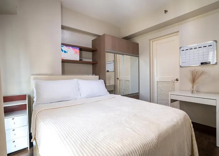 Cozy & Minimalist 2br At Flair Towers