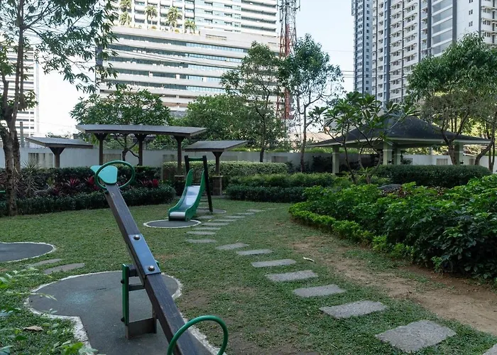 Cozy & Minimalist 2br At Flair Towers