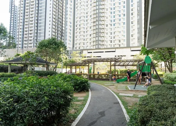 Cozy & Minimalist 2br At Flair Towers *